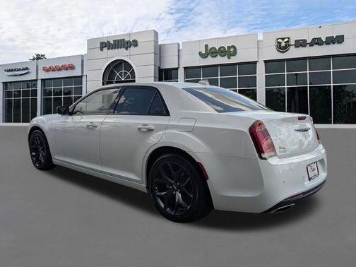 Bright White Clearcoat 2021 Chrysler 300 S