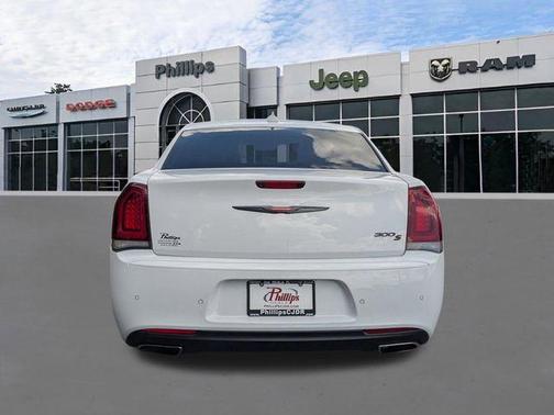 Bright White Clearcoat 2021 Chrysler 300 S