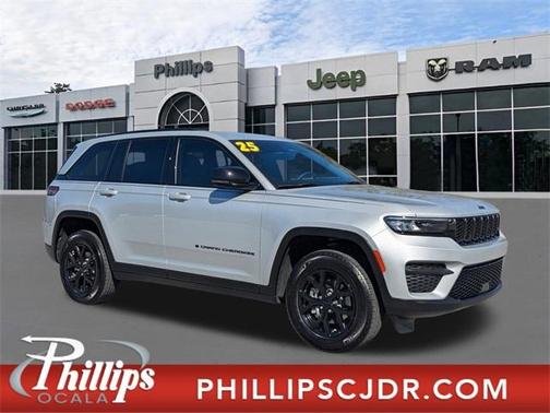 2025 Jeep Grand Cherokee Laredo