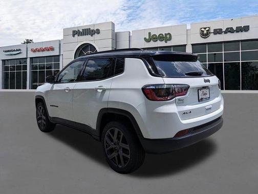 Bright White Clearcoat 2026 Jeep Compass Limited