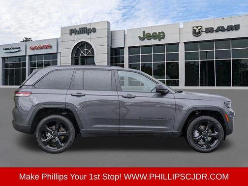 Metallic 2025 Jeep Grand Cherokee Limited