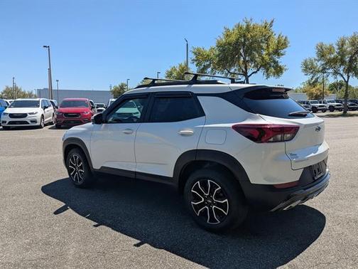 Iridescent Pearl Tricoat 2023 Chevrolet Trailblazer ACTIV