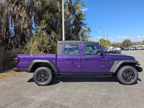 2026 Jeep Gladiator Sport