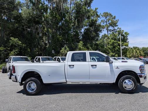 Bright White Clearcoat 2026 RAM 3500 Tradesman