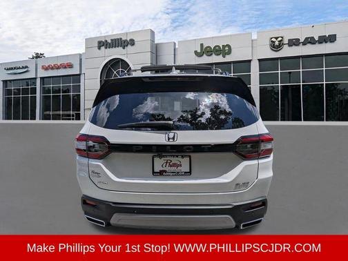 White 2025 Honda Pilot Elite