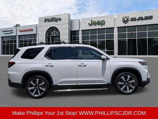 White 2025 Honda Pilot Elite
