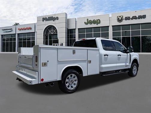 Oxford White 2024 Ford F-250 XLT