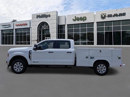 Oxford White 2024 Ford F-250 XLT