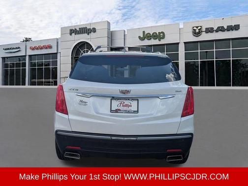 Crystal White Tri-Coat 2017 Cadillac XT5 Luxury