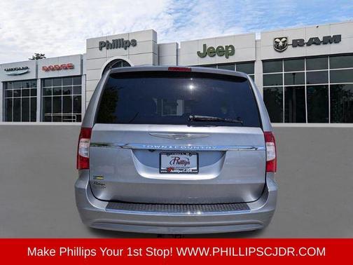 Billet Silver Clearcoat Metallic 2016 Chrysler Town & Country Touring