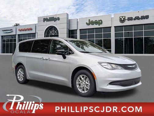 Silver Mist Clearcoat 2026 Chrysler Voyager LX