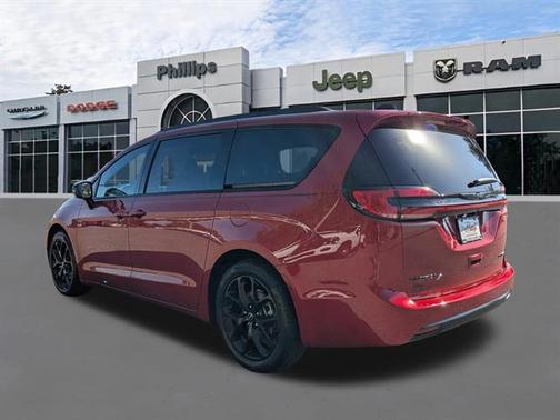 2026 Chrysler Pacifica Limited