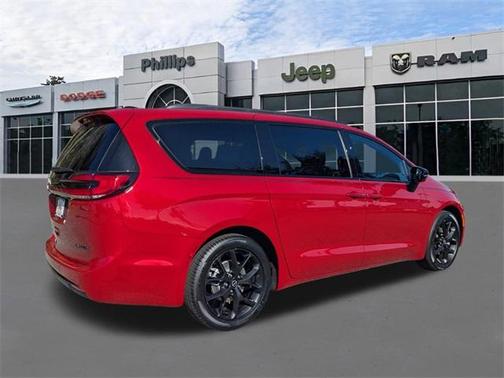 2026 Chrysler Pacifica Limited