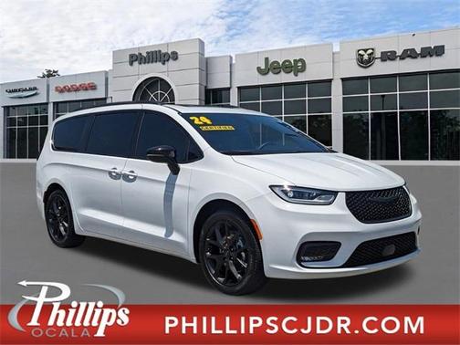 2024 Chrysler Pacifica Touring-L