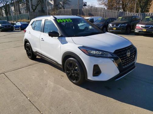 2024 Nissan Kicks SR