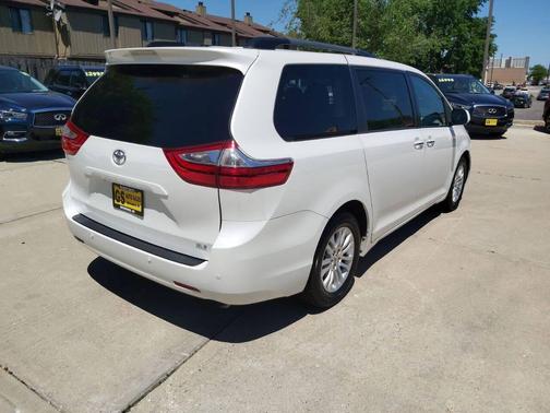 White 2017 Toyota Sienna XLE