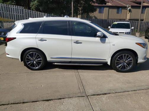 2017 INFINITI QX60 Base
