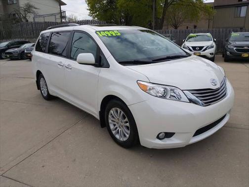 2017 Toyota Sienna XLE