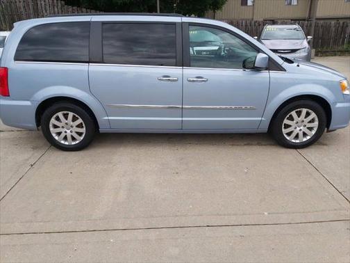 2016 Chrysler Town & Country Touring