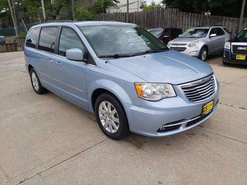 2016 Chrysler Town & Country Touring