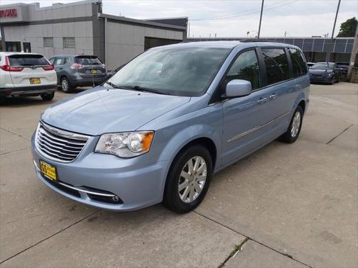 2016 Chrysler Town & Country Touring
