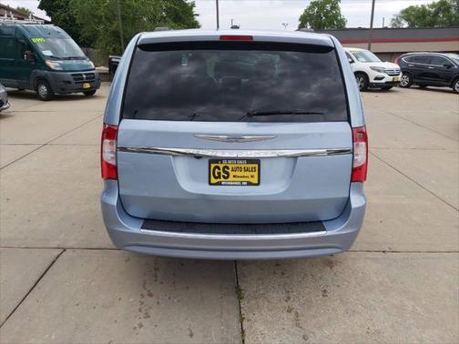 2016 Chrysler Town & Country Touring