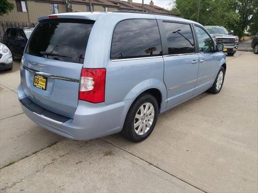 2016 Chrysler Town & Country Touring