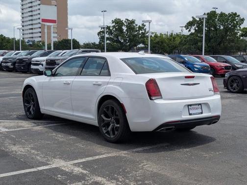 2021 Chrysler 300 S
