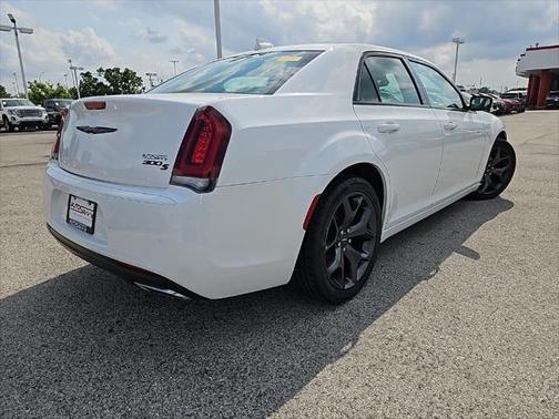 2021 Chrysler 300 S