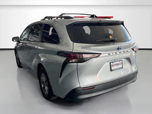 2023 Toyota Sienna XLE 7 Passenger