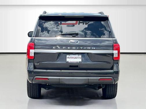 Dark Matter Metallic 2023 Ford Expedition XLT