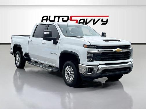 Summit White 2025 Chevrolet Silverado 2500 LT