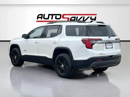 White Frost Tricoat 2023 GMC Acadia AWD AT4