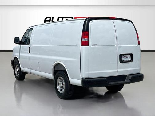Summit White 2025 Chevrolet Express 2500 Work Van