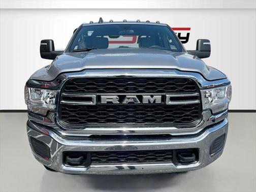 2023 RAM 2500 Tradesman Crew Cab 4x2 8' Box