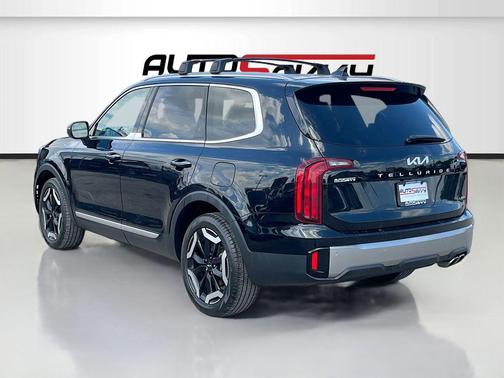Ebony Black 2025 Kia Telluride S