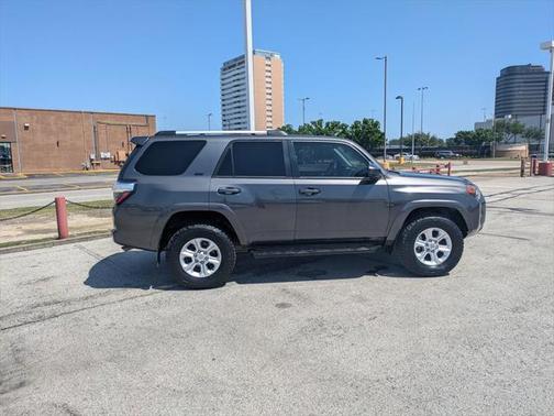 2022 Toyota 4Runner SR5