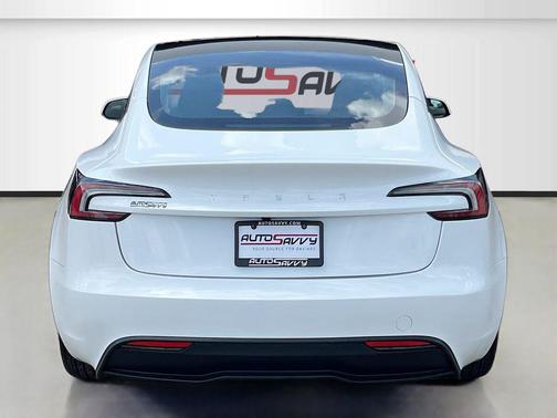 Pearl White Multi-Coat 2025 Tesla Model 3 Long Range