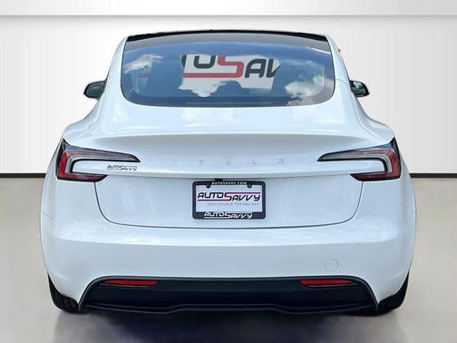 Pearl White Multi-Coat 2025 Tesla Model 3 Long Range