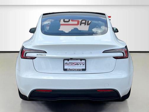 Pearl White Multi-Coat 2025 Tesla Model 3 Long Range