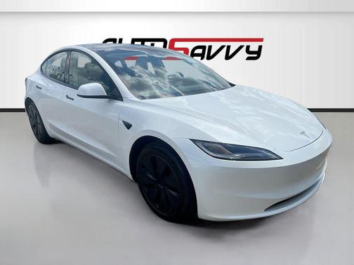 Pearl White Multi-Coat 2025 Tesla Model 3 Long Range