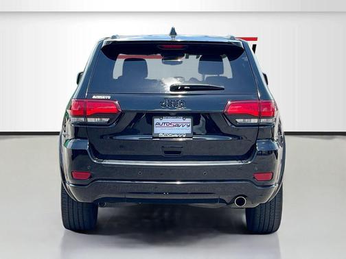 Diamond Black Crystal Pearlcoat 2020 Jeep Grand Cherokee Altitude