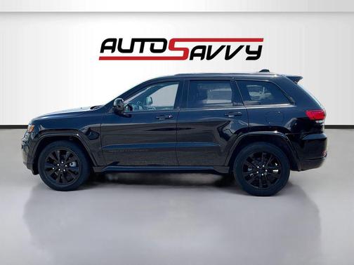 Diamond Black Crystal Pearlcoat 2020 Jeep Grand Cherokee Altitude