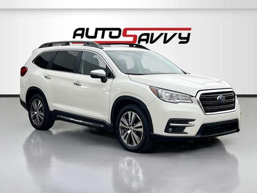 Crystal White Pearl 2022 Subaru Ascent Touring 7-Passenger