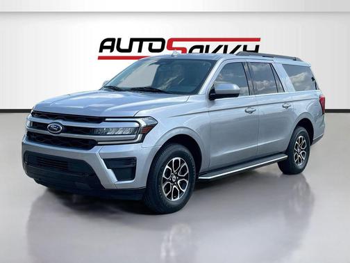 Iconic Silver Metallic 2023 Ford Expedition Max XLT