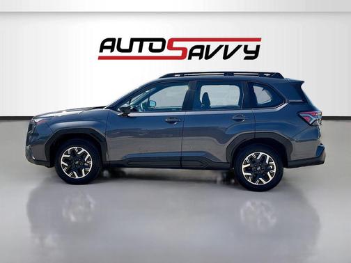 Magnetite Gray Metallic 2025 Subaru Forester Base