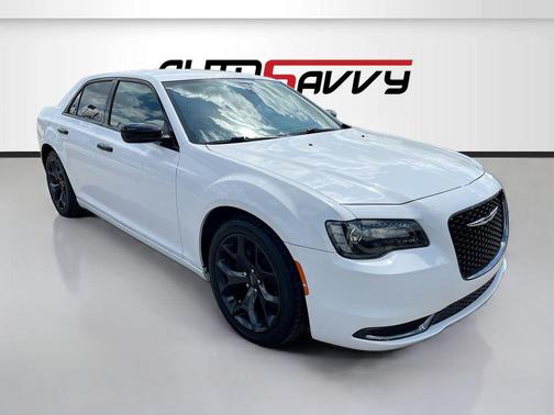 Bright White Clearcoat 2020 Chrysler 300 Touring