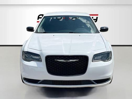 Bright White Clearcoat 2020 Chrysler 300 Touring