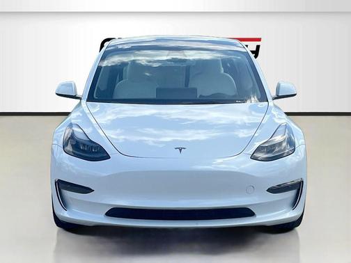 Pearl White Multi-Coat 2023 Tesla Model 3 Standard Range