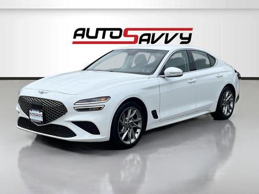 Uyuni White 2022 Genesis G70 2.0T RWD